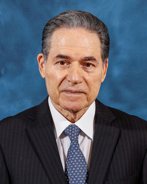 Aristides Royo, ministro para Asuntos del Canal y Presidente de la Junta Directiva del Canal de Panamá Aristides Royo, ministro para Asuntos del Canal y Presidente de la Junta Directiva del Canal de Panamá - El Faro