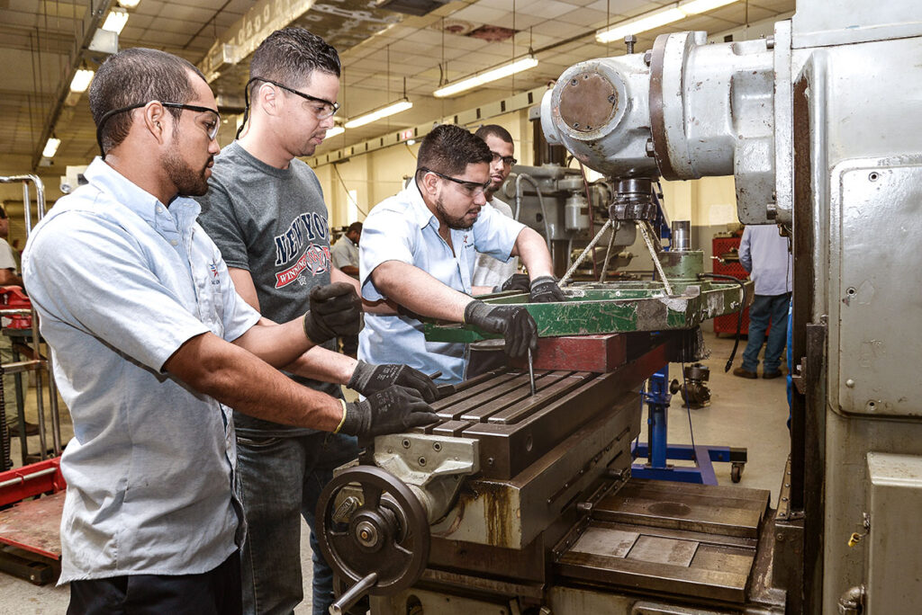 El poder de la preparación técnica - El Faro - Canal de Panamá