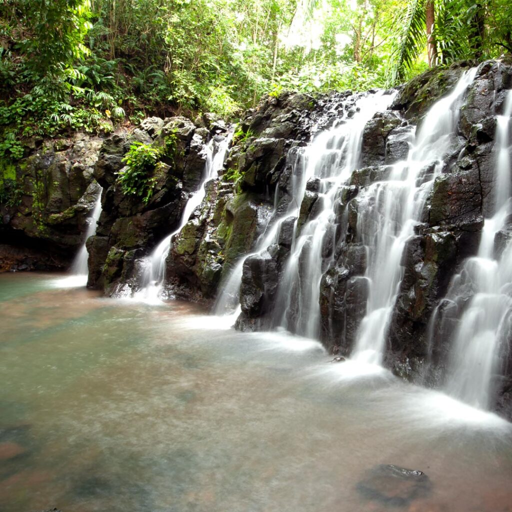 Cascada de los duendes - El Faro - Canal de Panamá