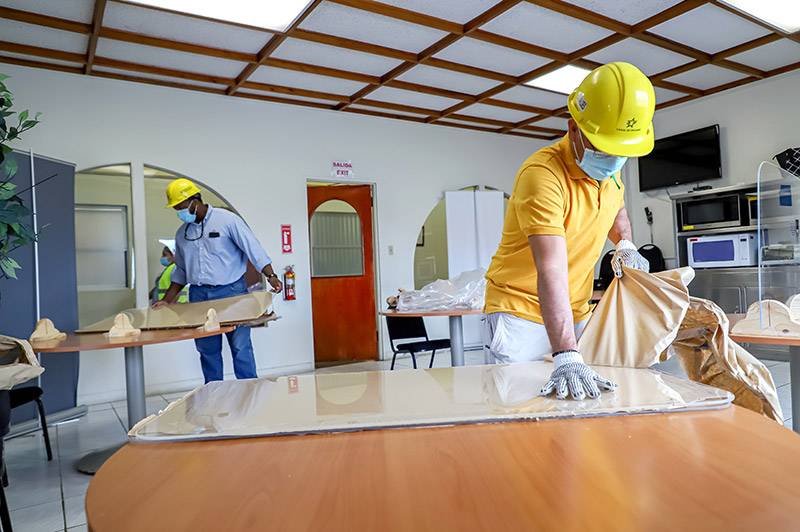El 2020 ha sido un año difícil para Panamá y el mundo. Con el impacto de la covid-19 gracias al compromiso de la fuerza laboral, el Canal de Panamá se ha mantenido activo siguiendo los lineamientos del Ministerio de Salud y se instaló el Centro de Manejo de Covid (CMC) con el objetivo de proteger la fuerza laboral.