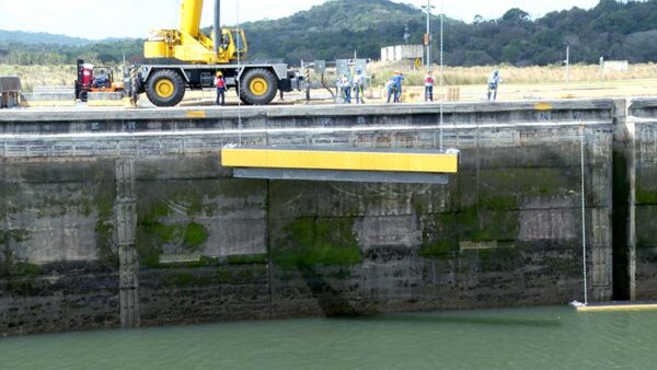 High-density polyethylene in floating fenders