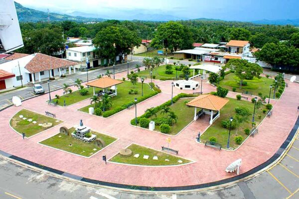 Natá de los Caballeros Park - source wikipedia.com Parque Natá de los Caballeros - El Faro - Canal de Panamá