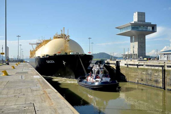 Un pequeño gran ajuste - El Faro - Canal de Panamá