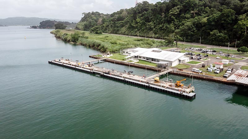 Concluye construcción de muelle flotante en Gatún - El Faro - Canal de Panamá