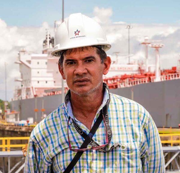 Gerardo Godoy Cámara seca - Mantenimiento Esclusas de Miraflores - Canal de Panamá - El Faro