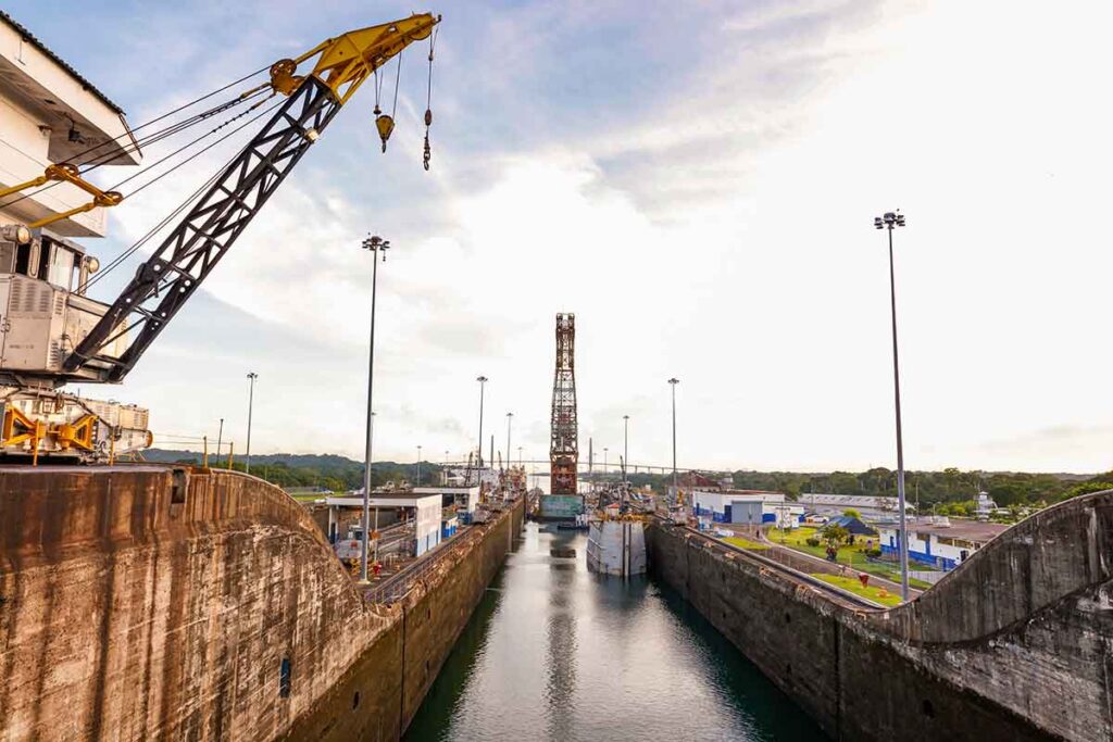 Cámara seca - Mantenimiento Esclusas de Miraflores - El Faro - Canal de Panamá 
