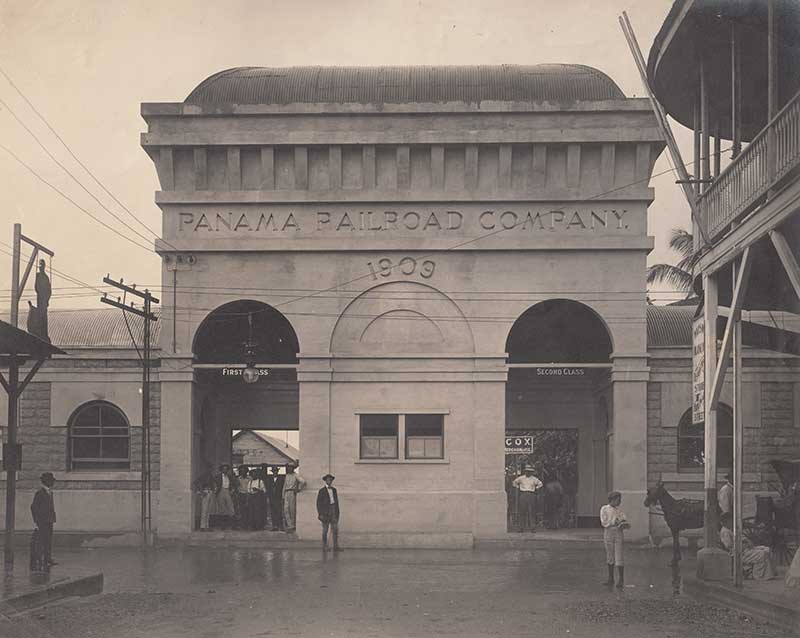 La gran demanda por el uso del ferrocarril de Panamá lo convirtió por un tiempo en uno de los más rentables del mundo. Fuente: gallica.bnf.fr / Bibliothèque nationale de France