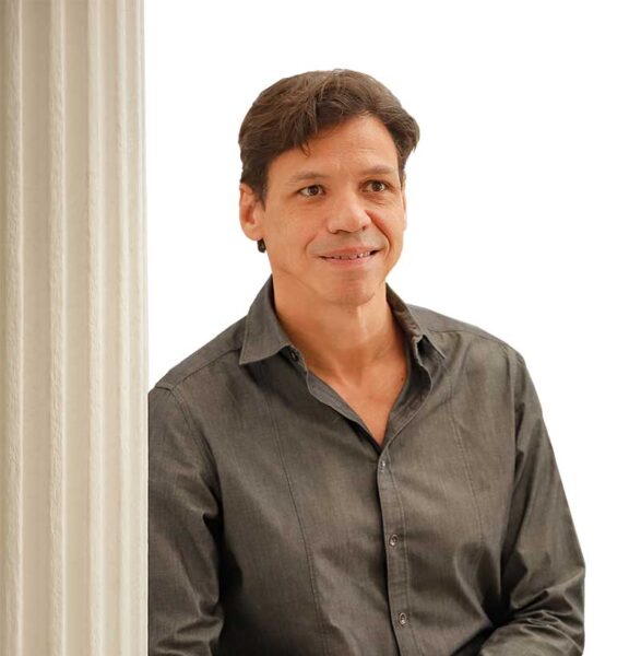 Frank Spano Frank Spano - Revista El Faro