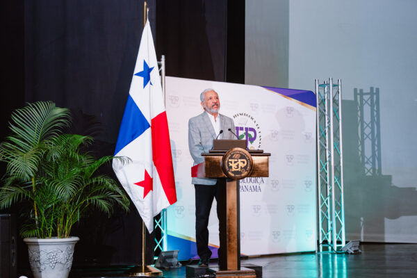 El administrador del Canal, Ricaurte Vásquez Morales, participó en el Segundo Foro de Observación de la Tierra para el Beneficio Social