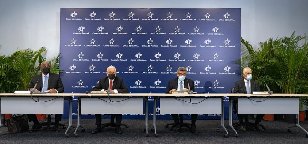 El Canal de Panamá recibe aportes de la industria sobre nueva estructura simplificada de peajes en audiencia pública