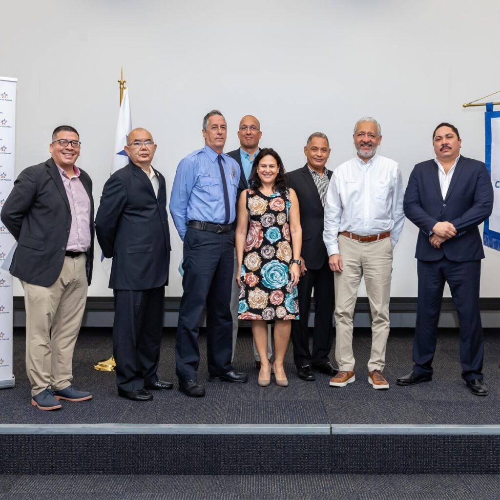 Administración del Canal y Unidad Negociadora de los Bomberos firman nueva convención colectiva