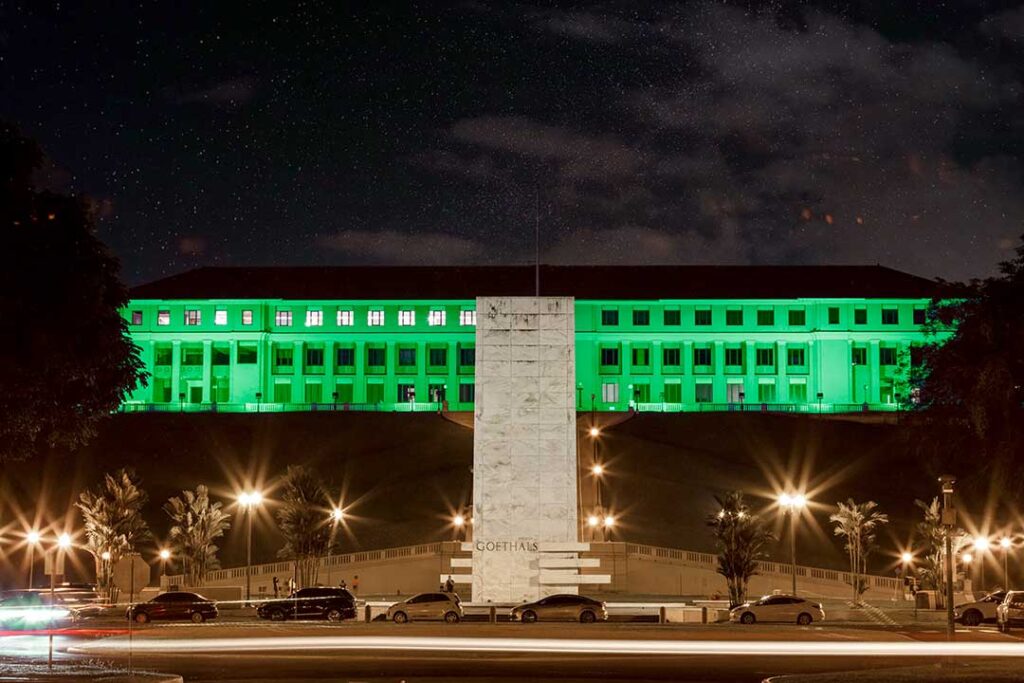 A Strategic Binomial: Culture and Social Responsibility Un binomio estratégico: cultura y responsabilidad social - Canal de Panamá