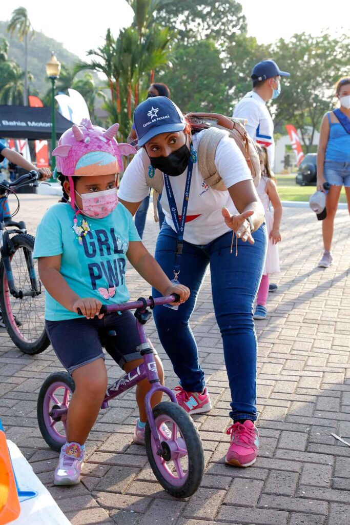 A Strategic Binomial: Culture and Social Responsibility Un binomio estratégico: cultura y responsabilidad social - Canal de Panamá