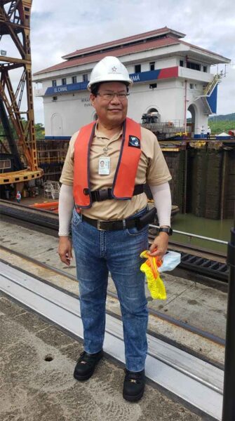 Wilfredo Yau, ingeniero de reacondicionamiento de equipos sumergidos de la División de Esclusas.