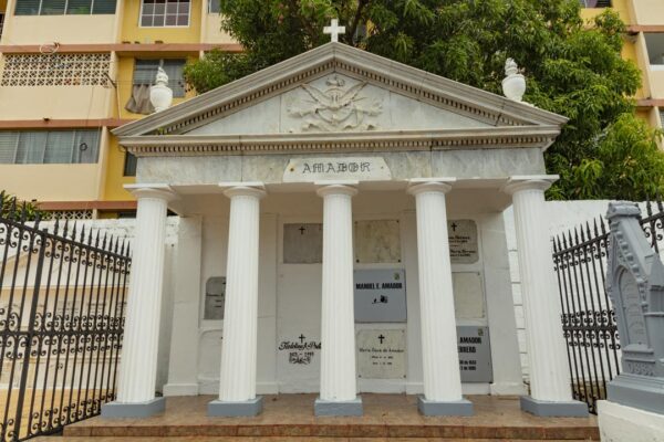 Memoria de la comunicación interoceánica en el Cementerio Amador