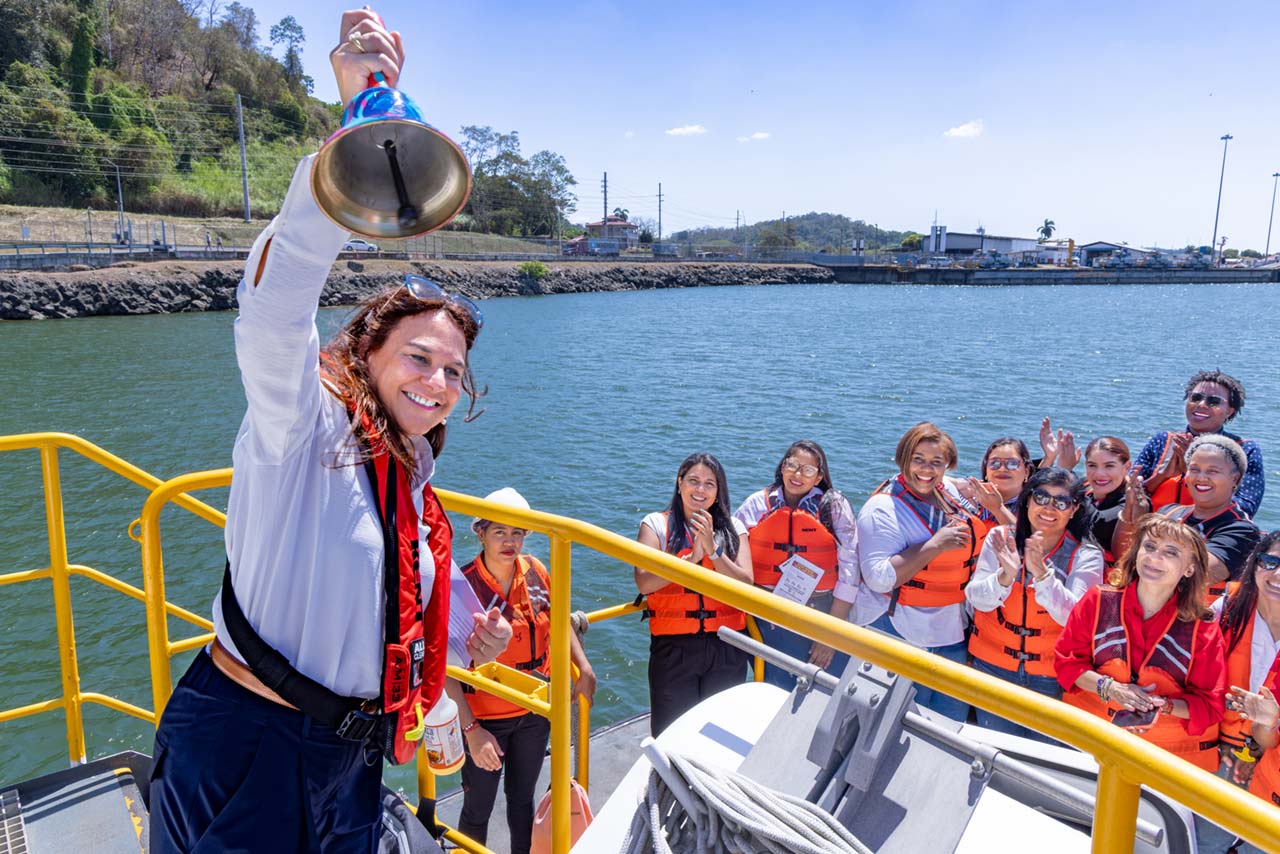 Ilya Espino de Marotta - Sosteniendo el Legado - Canal de Panamá - Revista El Faro