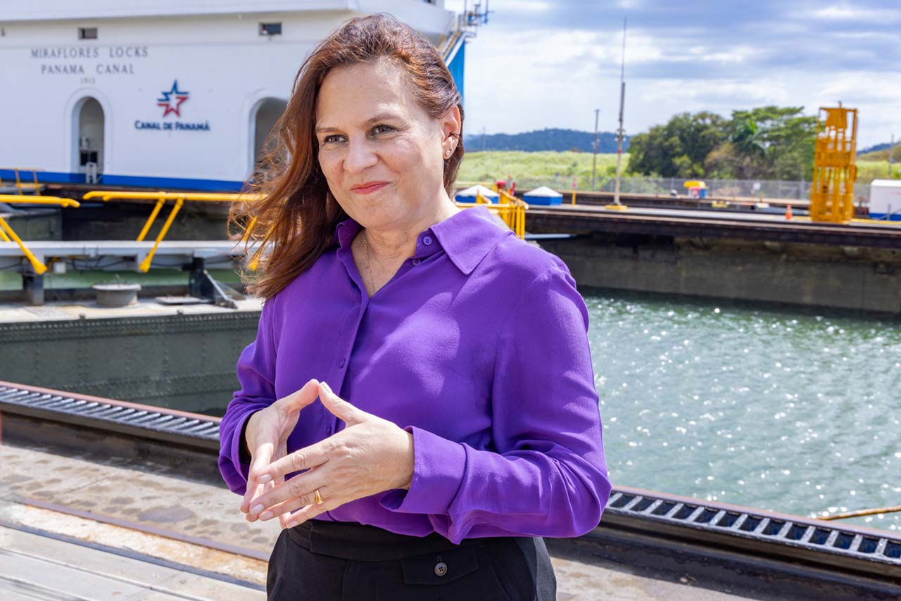 Ilya Espino de Marotta - Sosteniendo el Legado - Canal de Panamá - Revista El Faro
