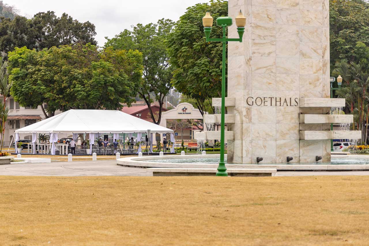 El Canal de Panamá develó dos importantes monumentos públicos en homenaje a los colaboradores que perdieron su vida por la pandemia