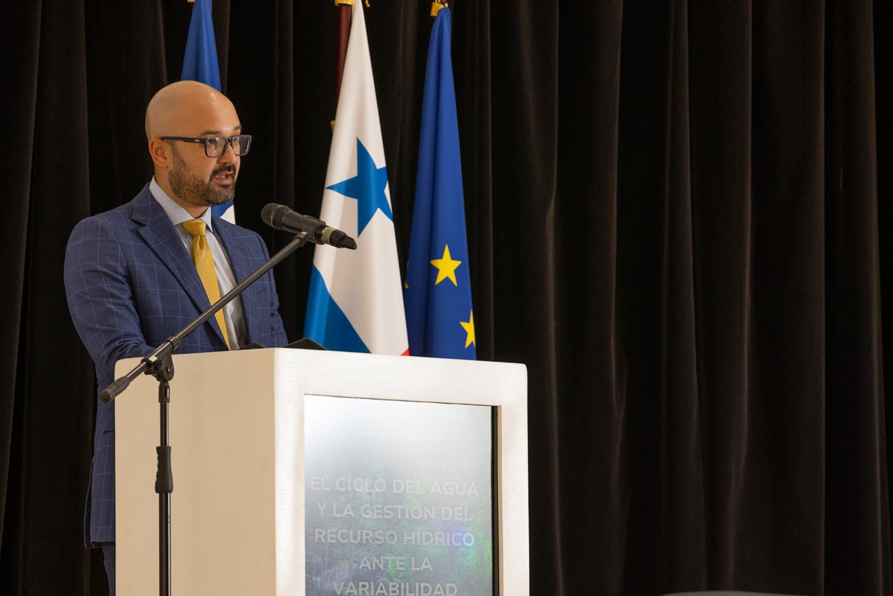 Juan José Pimento - CITEC - Congreso científico Francia y Panamá - Revista El Faro - Canal de Panamá 