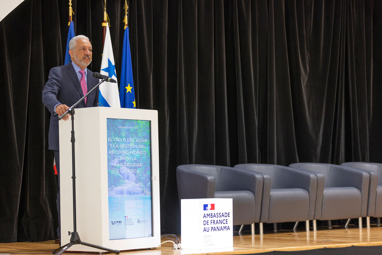 Dr. Ricaurte Vásquez Morales - Canal de Panamá - Congreso Científico - Francia y Panamá