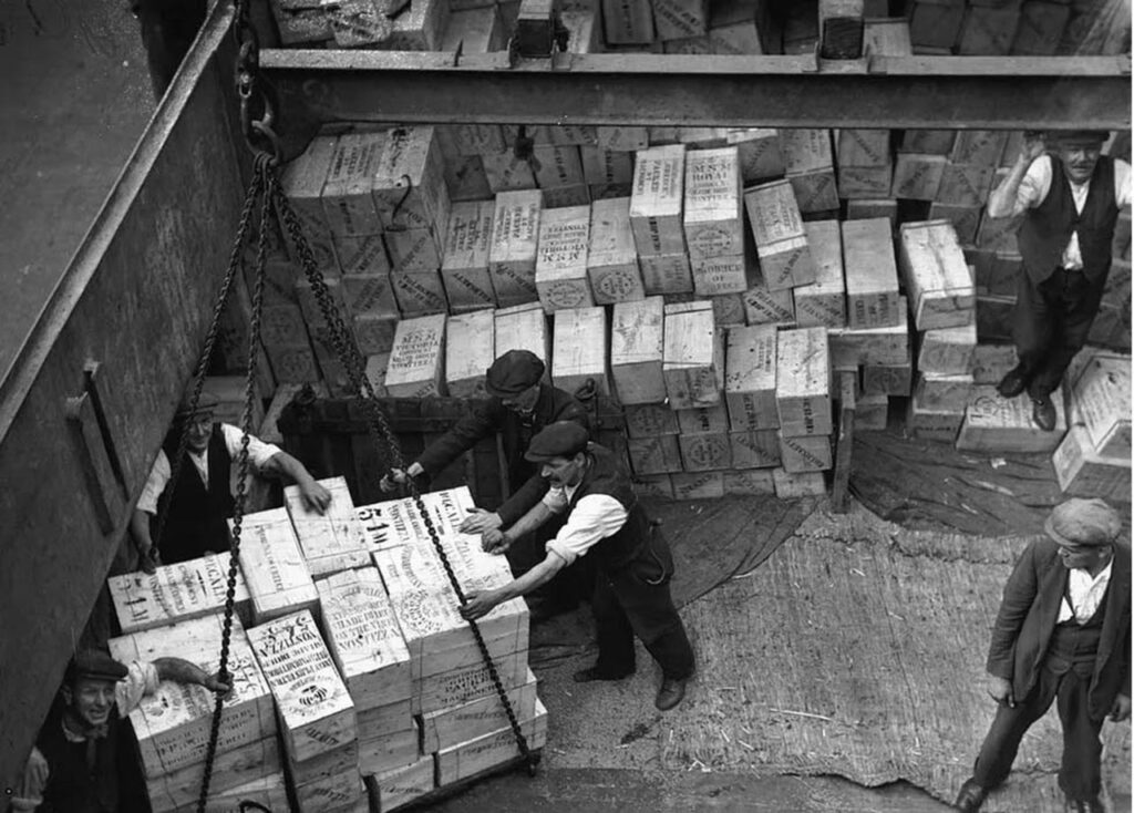 La Caja Revolucionaria - El Faro - Canal de Panamá