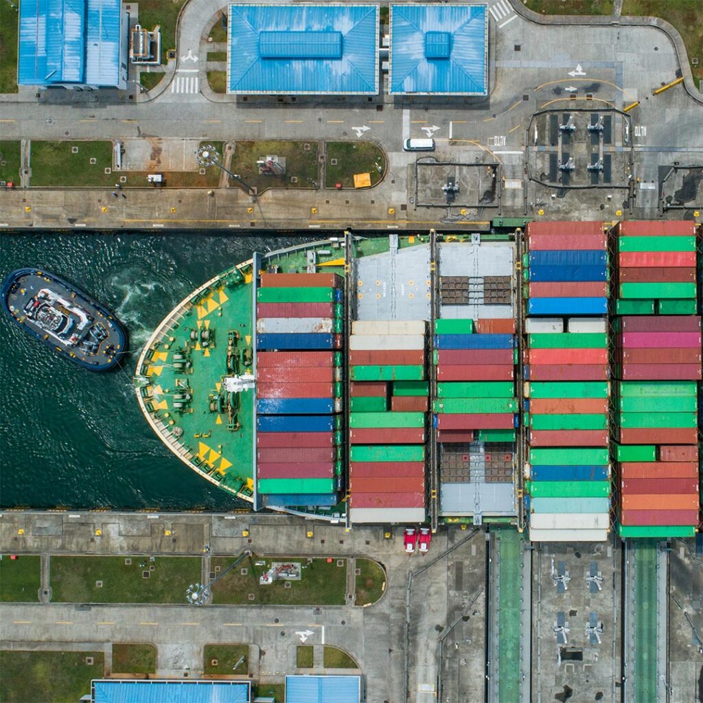 La caja revolucionaria - Revista El Faro - Canal de Panamá