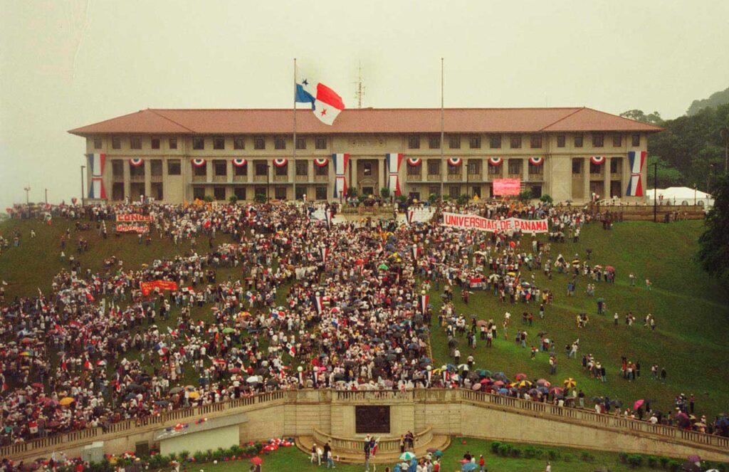 31 de diciembre de 1999 – Transferencia del canal de Panamá.