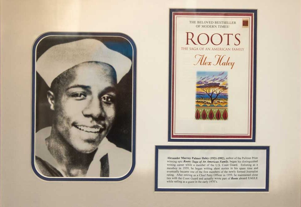 Alex Haley y “Raíces”: La creación de un clásico a bordo del buque escuela Eagle